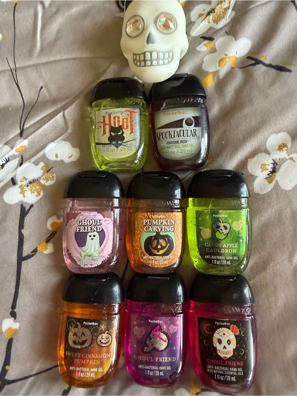 BATH & BODY WORKS lot of 8 Halloween hand sanitizer & one skull pocketbac holder